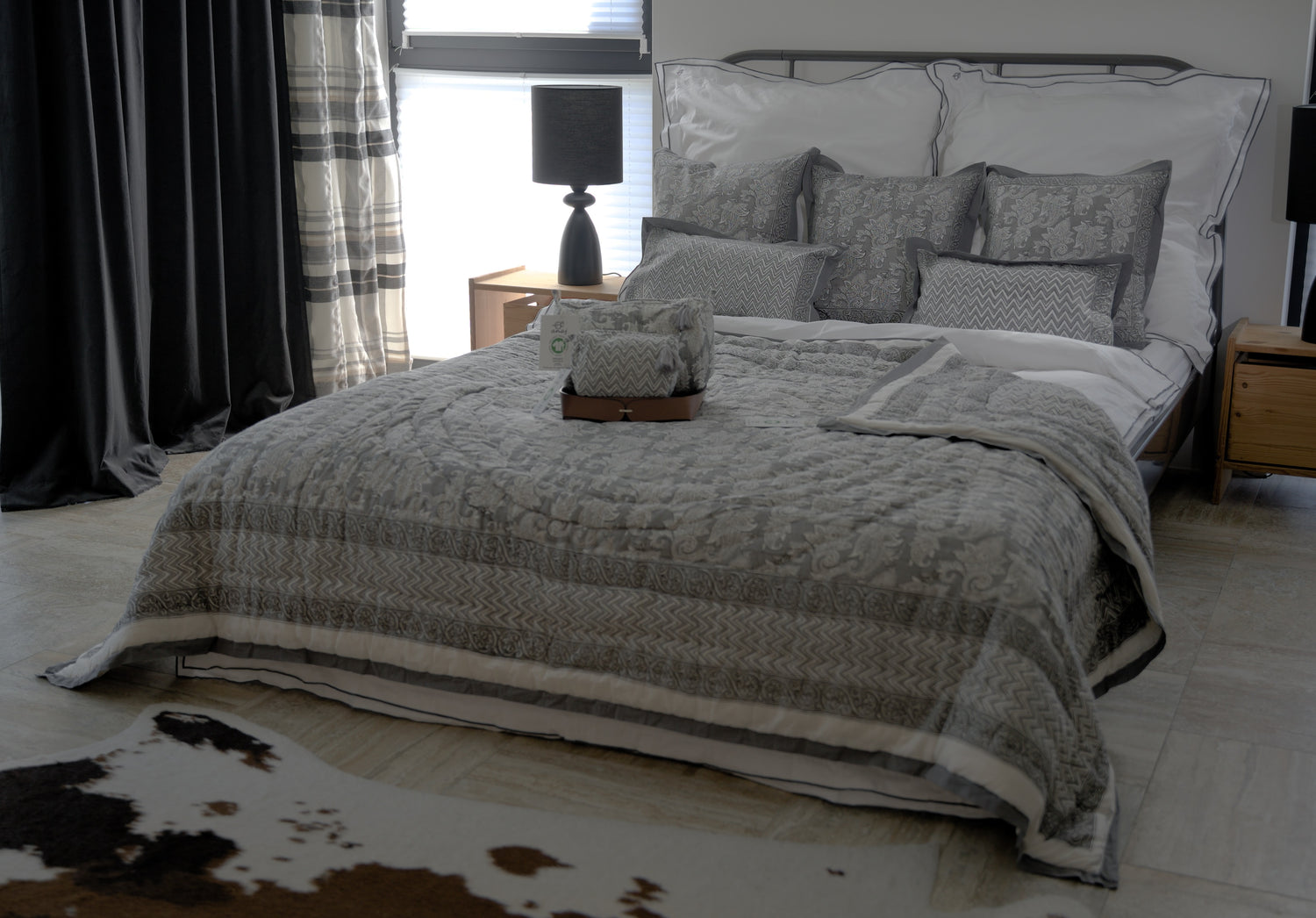 YELI Kollektion - Zeitlose Eleganz in Handgefertigtem Design