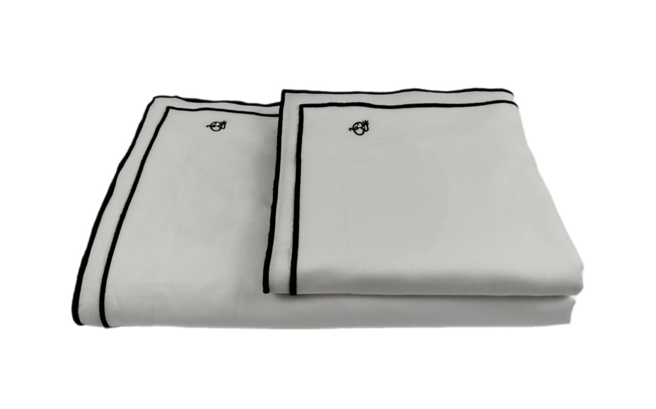 MEGAM Bettbezug-Set mit schwarzer Stickerei auf weißem Stoff (140x200 cm)