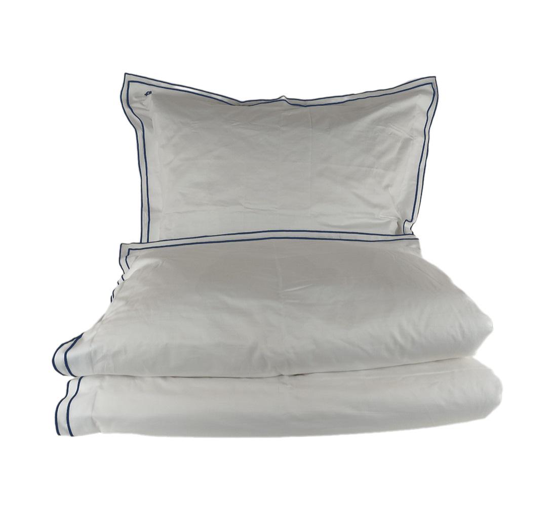 MEGAM Bettbezug-Set mit dunkelblauer Stickerei auf weißem Stoff (140x200 cm)