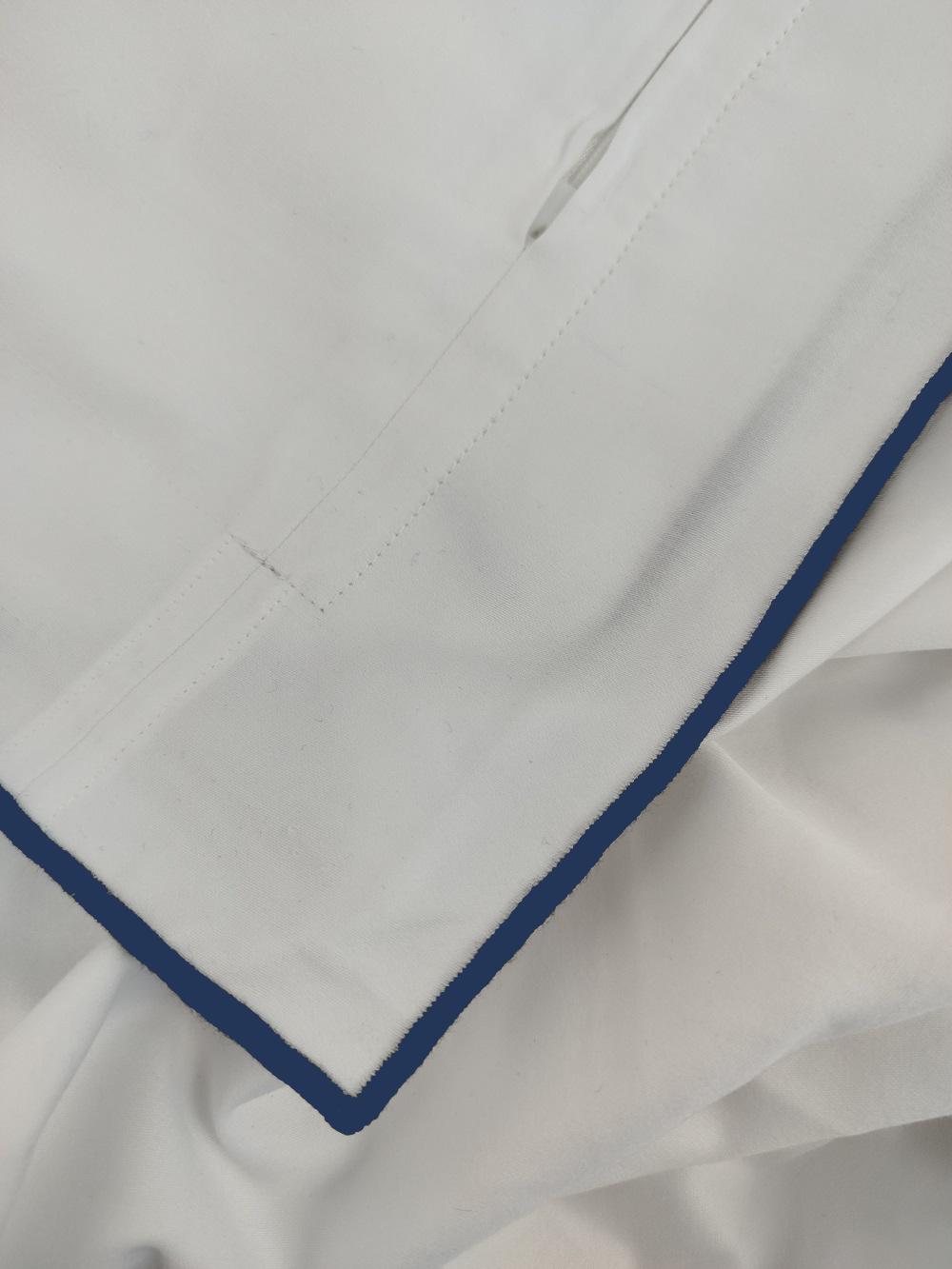 MEGAM Bettbezug-Set mit dunkelblauer Stickerei auf weißem Stoff (140x200 cm)