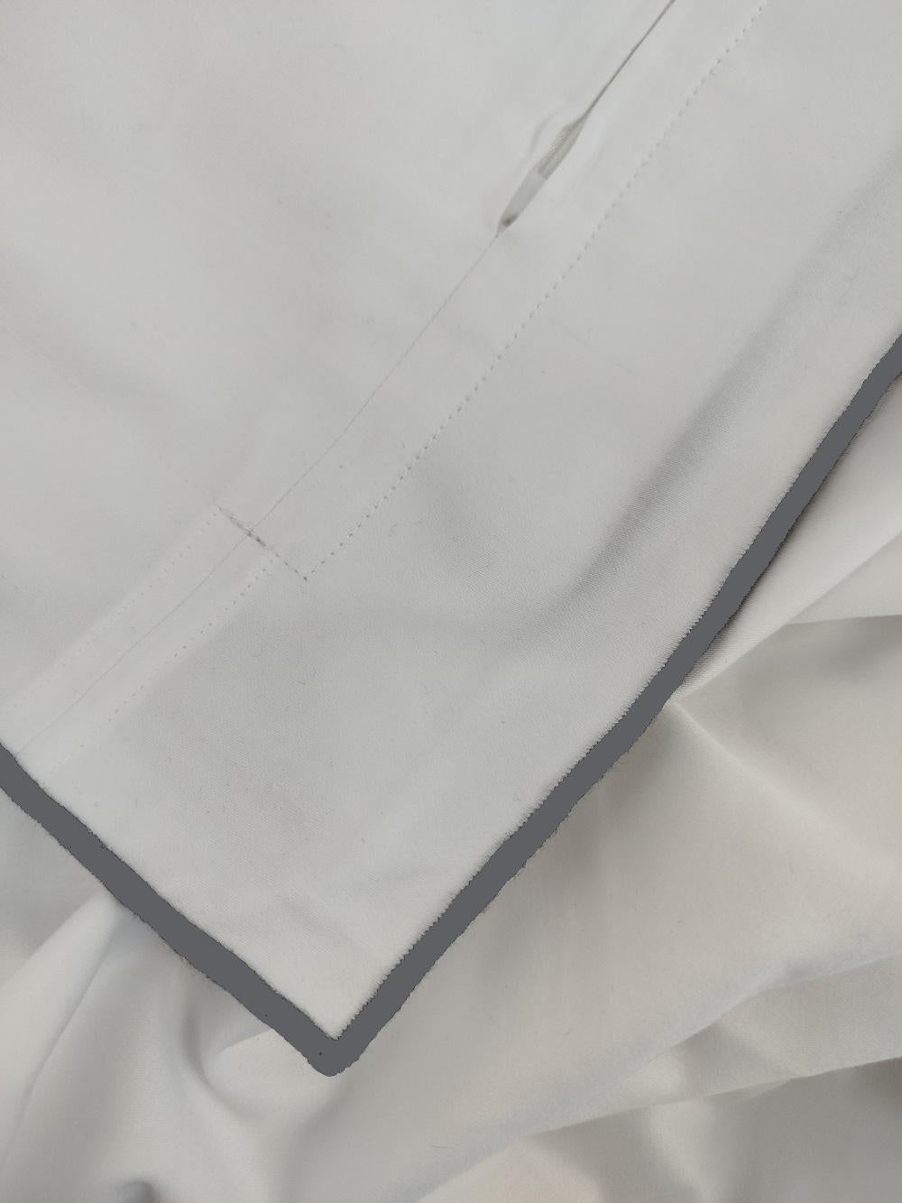 MEGAM Bettbezug-Set mit grauer Stickerei auf weißem Stoff (140x200 cm)